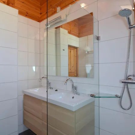 Casa de Férias Finnish Bungalow With Garden, A Modern Bathroom, Near Harderwijk, Veluwe
